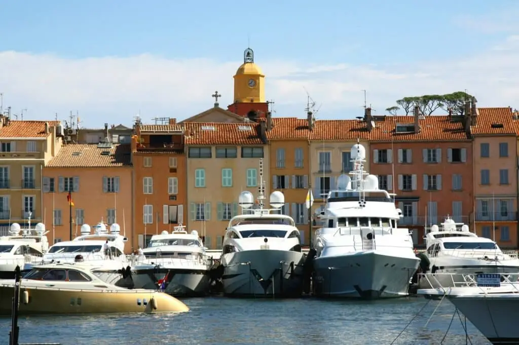 YACHT SAINT TROPEZ AZUR LIMOUSINES min