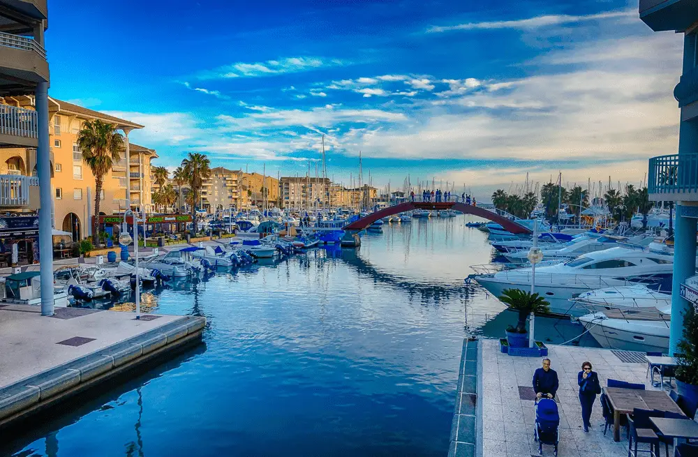 Transfert Frejus vers Aeroport de Nice / Azur Limousines Monaco Cannes Bridges France Canal 533169 2880x1885 min