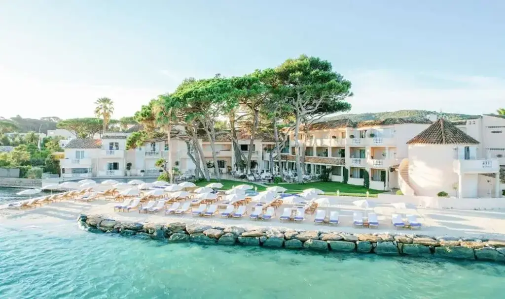 Chauffeur prive Hotel Cheval Blanc Saint Tropez avec vehicule de luxe Azur Limousines 1